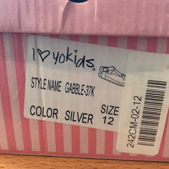 Silver Colored Gabble, I ❤️ Yokids Sandals NWT - Picture 4 of 4